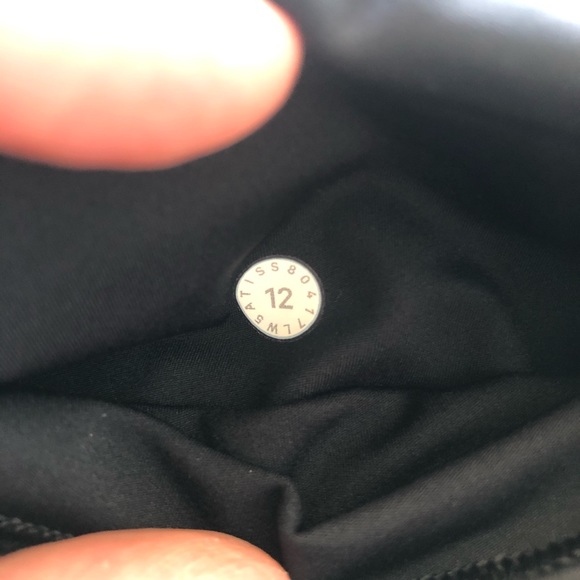 ✴️ Lululemon Black Fast and Free Sz 12 - Picture 2 of 10